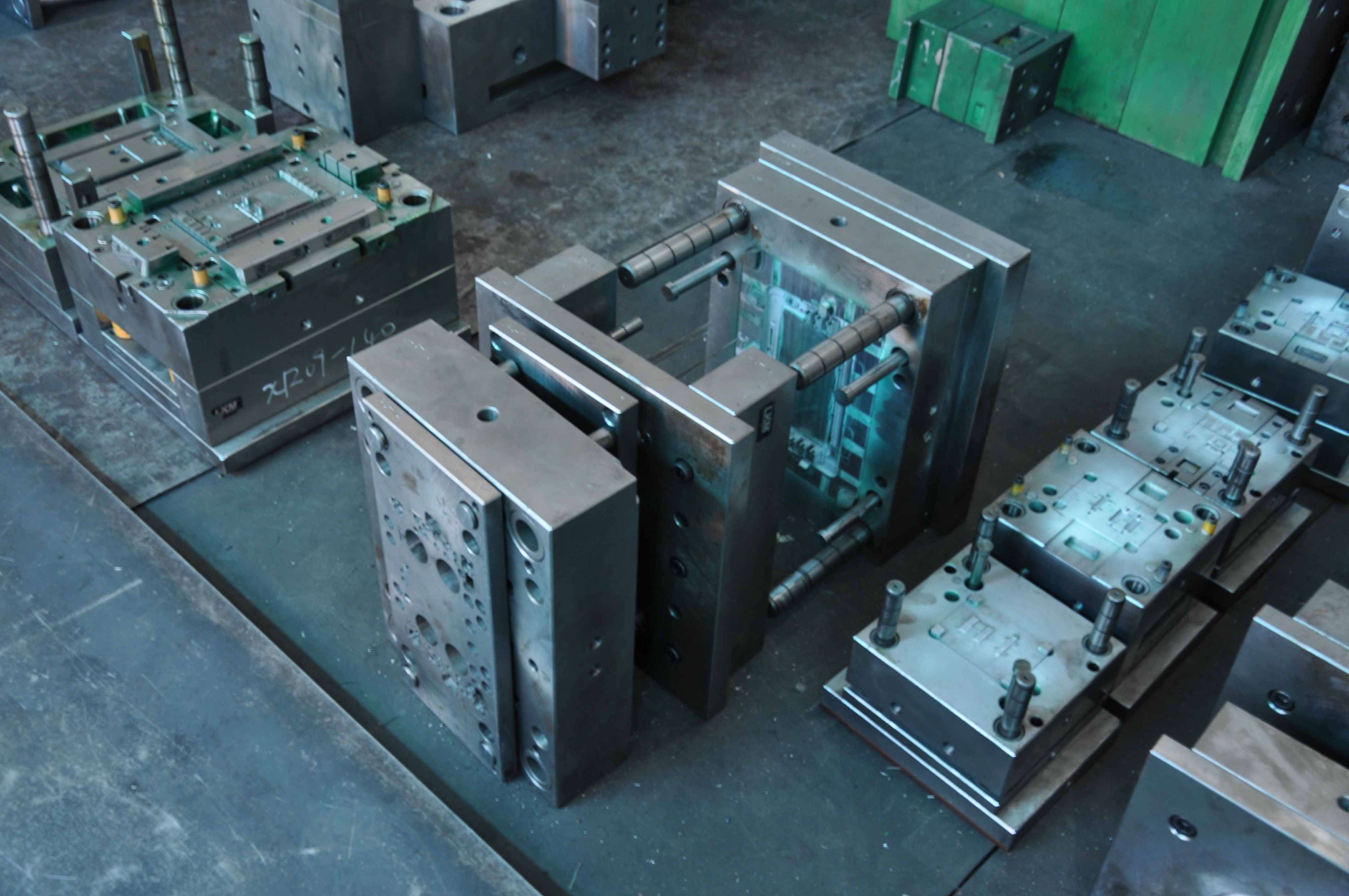 塑胶模具2 - 客服热线:13430882992-久汇科技专业从事工业产品设计